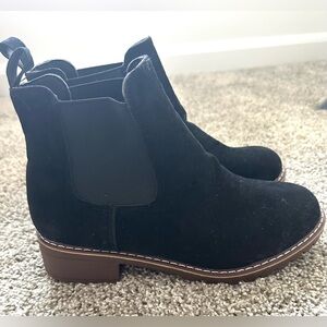 Women's Black boots